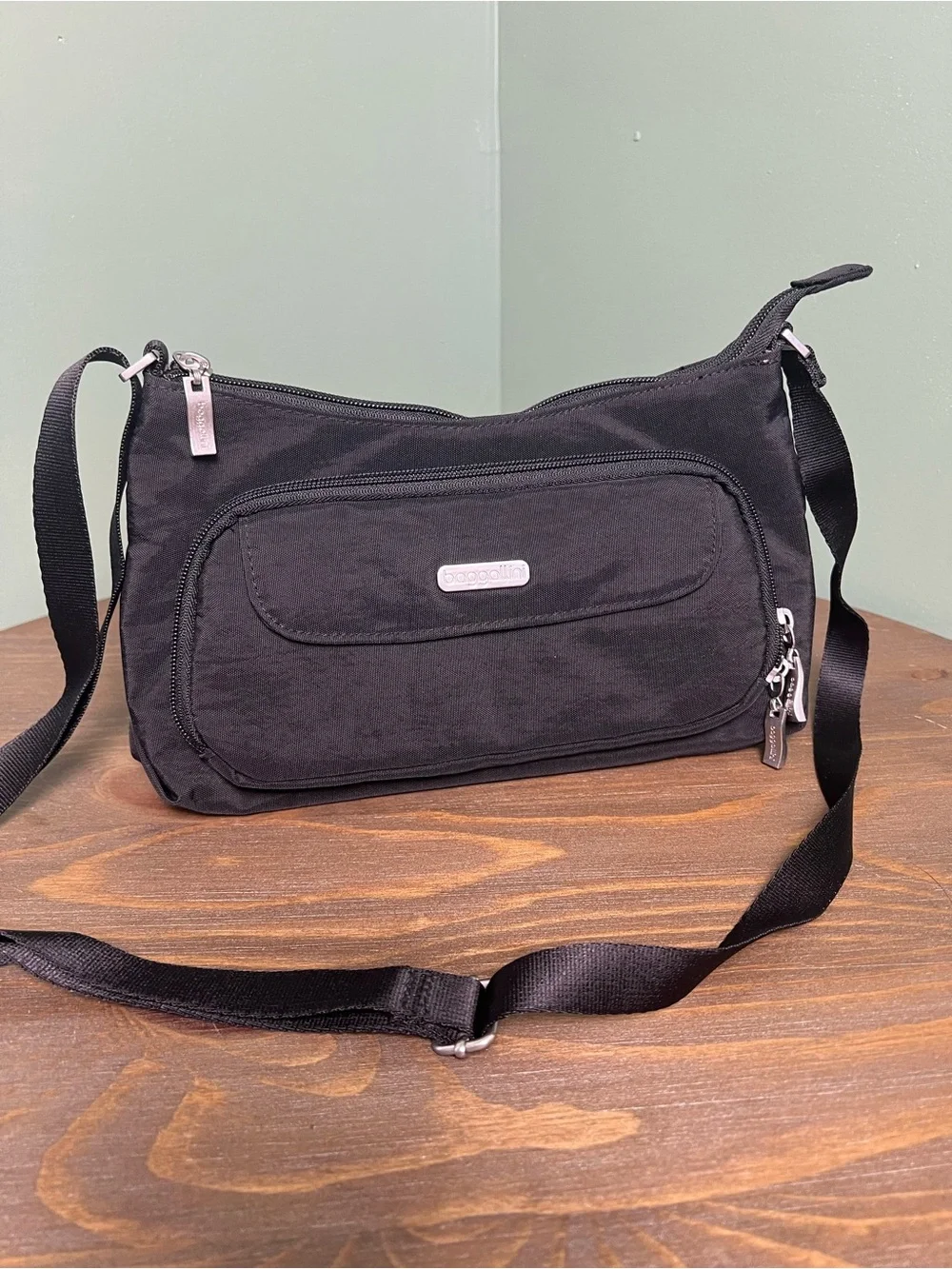 Baggallini Original Everyday Bag Black Nylon Crossbody Travel Purse Wallet - Picture 2 of 10